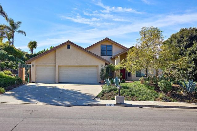 7627 Reposado Dr, Carlsbad, CA 92009