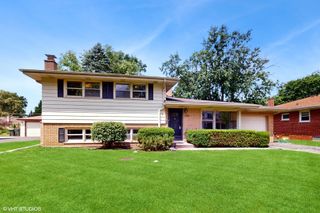 730 N Wilshire Lane, Arlington Heights, IL 60004