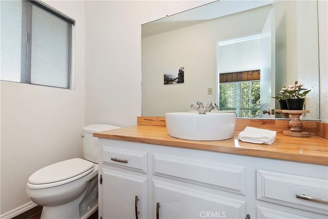 543 Community Drive, Lake Arrowhead, CA 92352