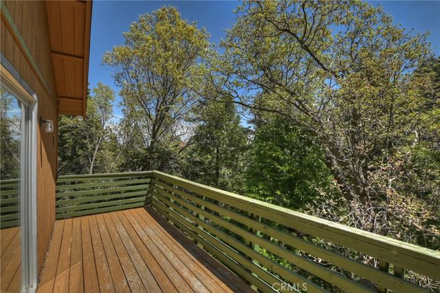 543 Community Drive, Lake Arrowhead, CA 92352