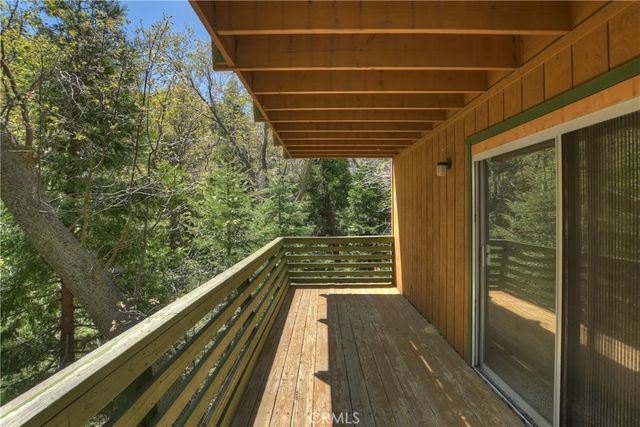 543 Community Drive, Lake Arrowhead, CA 92352