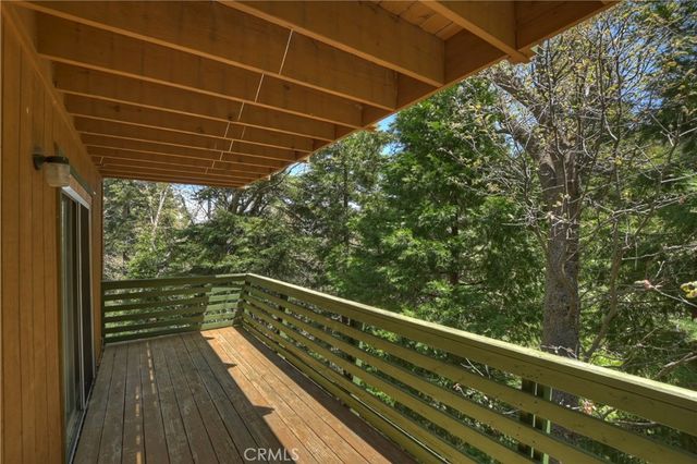 543 Community Drive, Lake Arrowhead, CA 92352