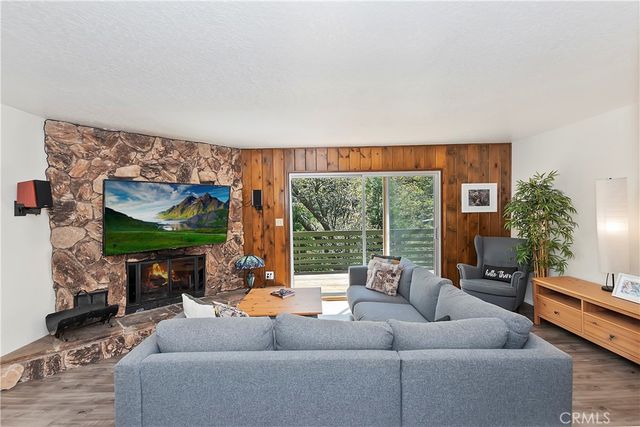 543 Community Drive, Lake Arrowhead, CA 92352