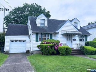 72 Washington Avenue, Elmwood Park, NJ 07407