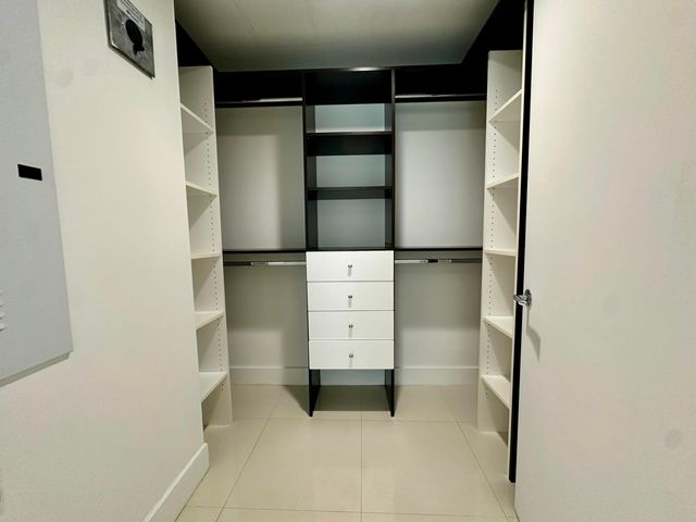 2950 NE 188th Street NE 225, Aventura, FL 33180