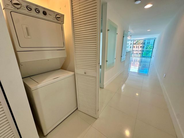2950 NE 188th Street NE 225, Aventura, FL 33180