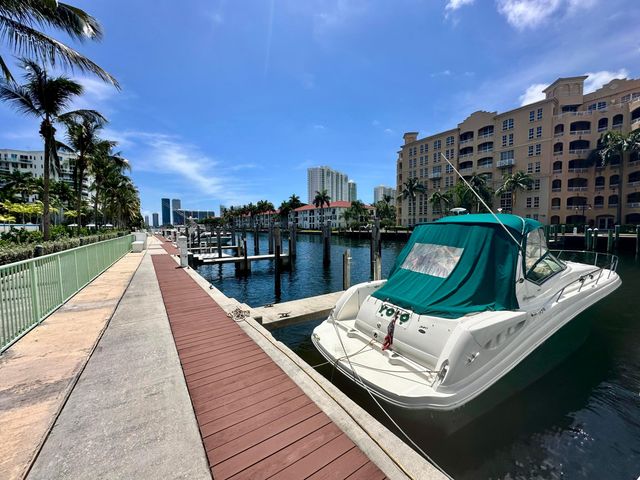 2950 NE 188th Street NE 225, Aventura, FL 33180