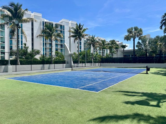 2950 NE 188th Street NE 225, Aventura, FL 33180