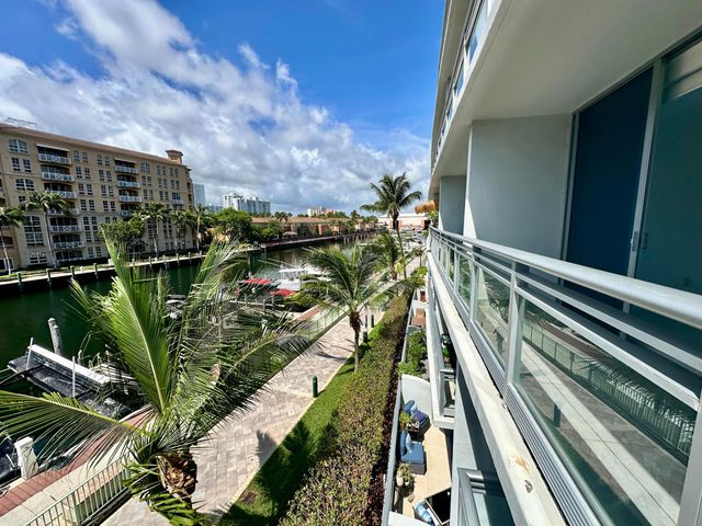 2950 NE 188th Street NE 225, Aventura, FL 33180
