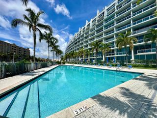 2950 NE 188th Street NE 225, Aventura, FL 33180