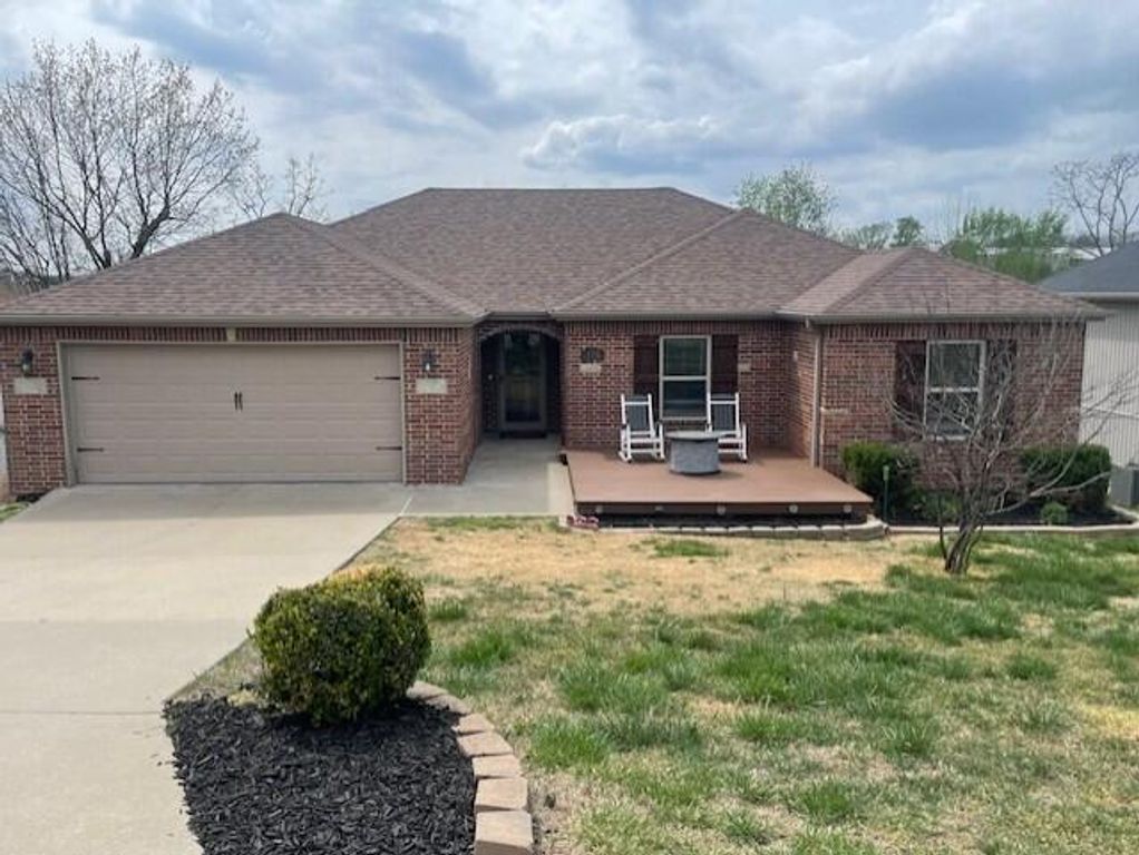 370 Holts Lake Drive, Branson, MO 65616