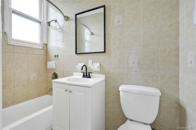 71-60 69th Place 1L, Glendale, NY 11385