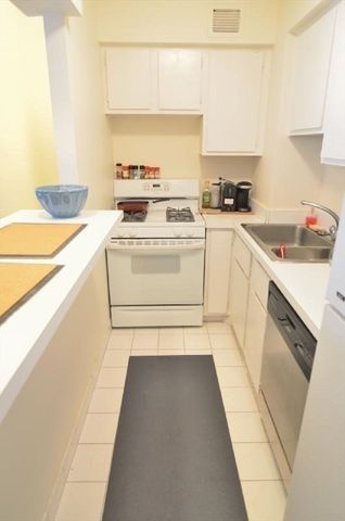 27 Bowdoin St 2A, Boston, MA 02114