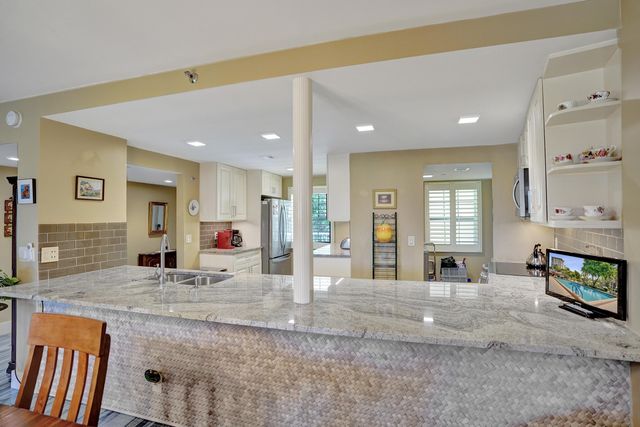 3499 Oaks Way Unit 205, Pompano Beach, FL 33069
