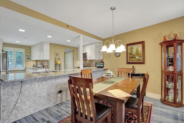 3499 Oaks Way Unit 205, Pompano Beach, FL 33069