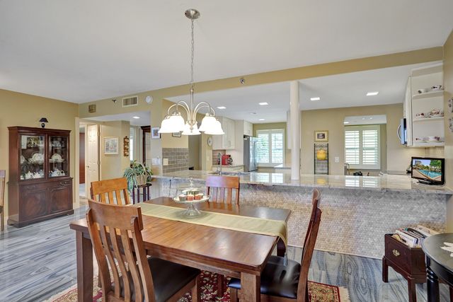 3499 Oaks Way Unit 205, Pompano Beach, FL 33069