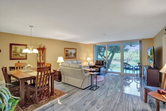 3499 Oaks Way Unit 205, Pompano Beach, FL 33069