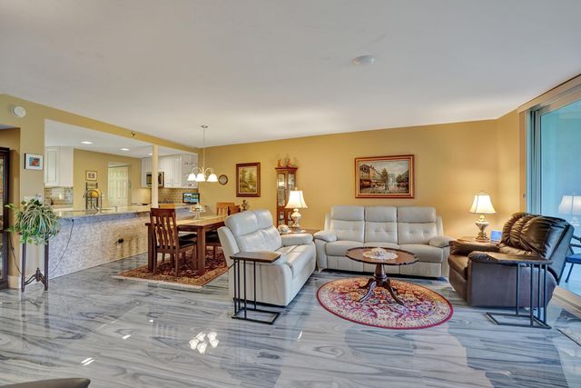 3499 Oaks Way Unit 205, Pompano Beach, FL 33069