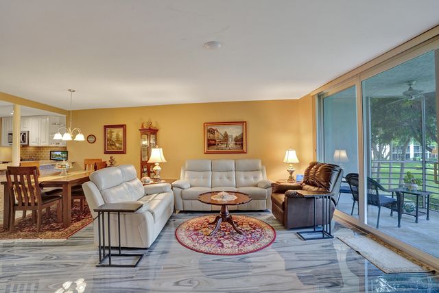3499 Oaks Way Unit 205, Pompano Beach, FL 33069