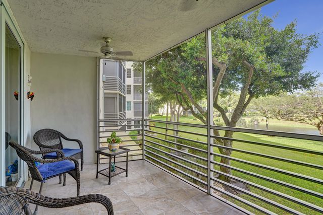 3499 Oaks Way Unit 205, Pompano Beach, FL 33069