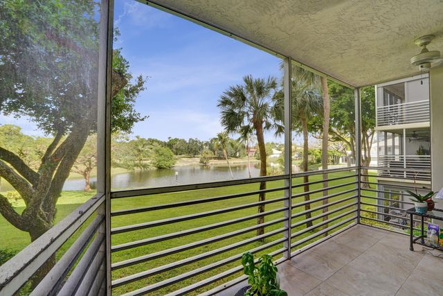 3499 Oaks Way Unit 205, Pompano Beach, FL 33069