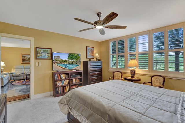 3499 Oaks Way Unit 205, Pompano Beach, FL 33069