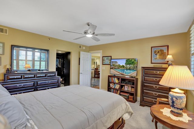 3499 Oaks Way Unit 205, Pompano Beach, FL 33069