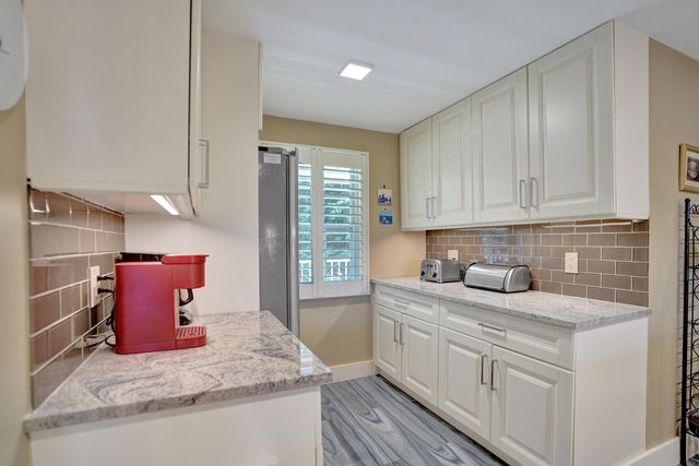 3499 Oaks Way Unit 205, Pompano Beach, FL 33069
