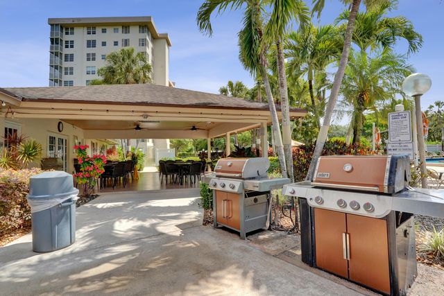 3499 Oaks Way Unit 205, Pompano Beach, FL 33069