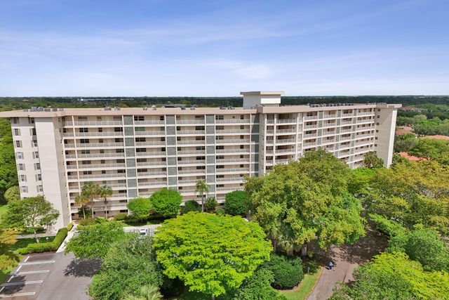 3499 Oaks Way Unit 205, Pompano Beach, FL 33069
