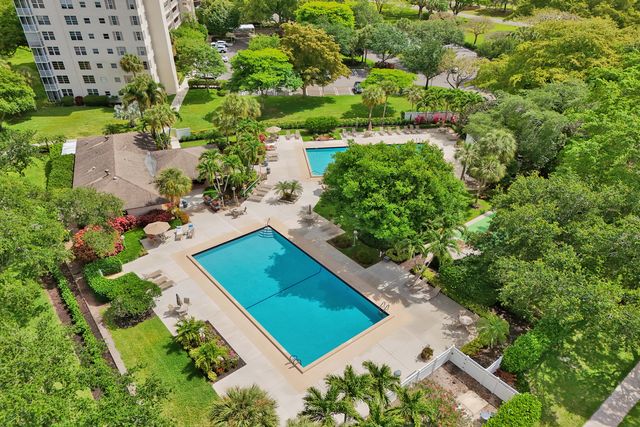 3499 Oaks Way Unit 205, Pompano Beach, FL 33069