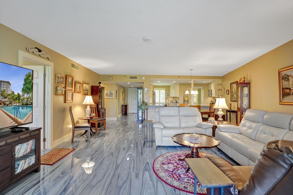 3499 Oaks Way Unit 205, Pompano Beach, FL 33069