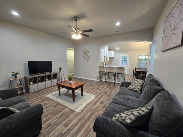 203 NW 32nd Street, Mineral Wells, TX 76067