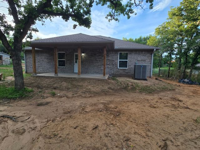 203 NW 32nd Street, Mineral Wells, TX 76067