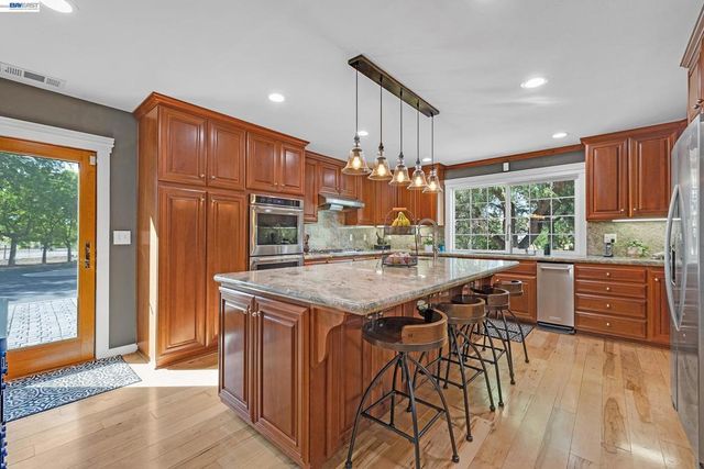 10040 Tesla Rd, Livermore, CA 94550