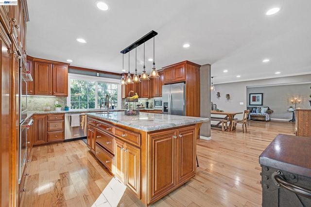 10040 Tesla Rd, Livermore, CA 94550