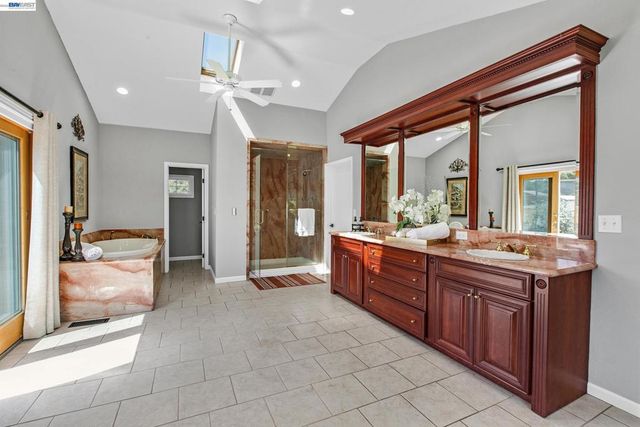 10040 Tesla Rd, Livermore, CA 94550
