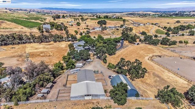 10040 Tesla Rd, Livermore, CA 94550