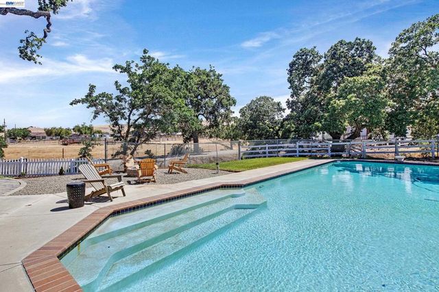 10040 Tesla Rd, Livermore, CA 94550
