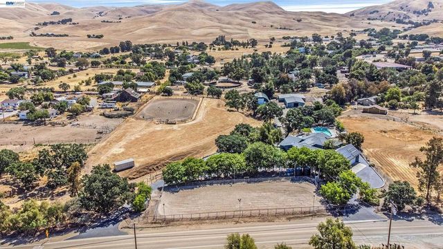 10040 Tesla Rd, Livermore, CA 94550