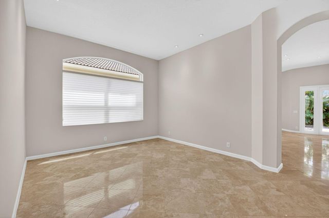 7032 Vivaldi Lane, Delray Beach, FL 33446