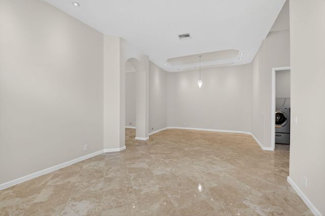 7032 Vivaldi Lane, Delray Beach, FL 33446