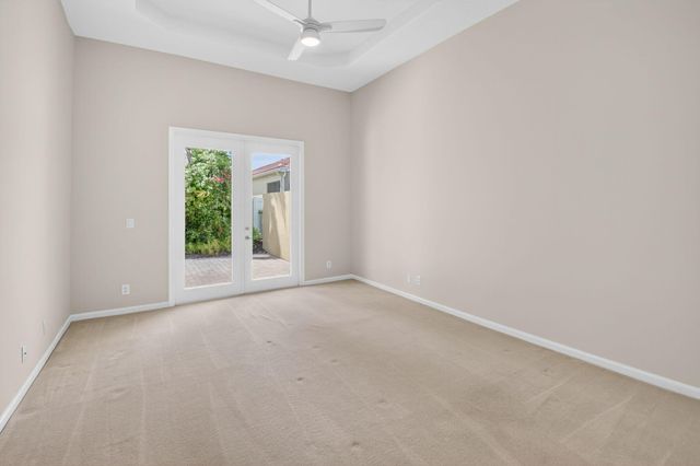 7032 Vivaldi Lane, Delray Beach, FL 33446