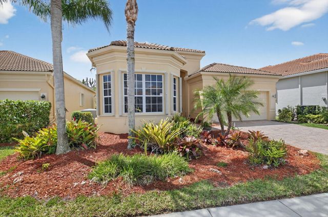 7032 Vivaldi Lane, Delray Beach, FL 33446