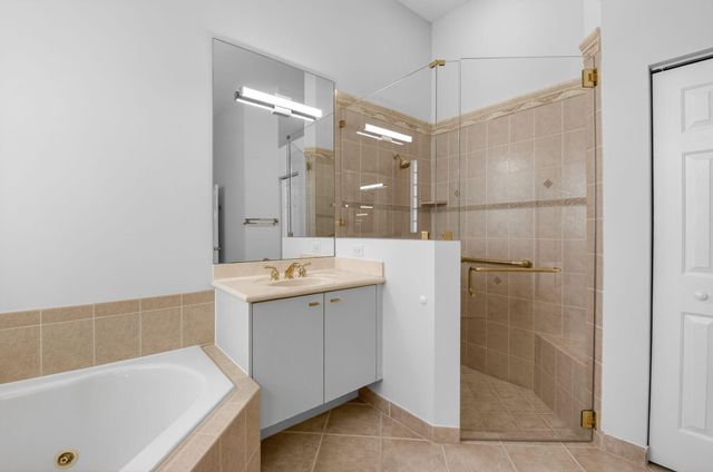 7032 Vivaldi Lane, Delray Beach, FL 33446