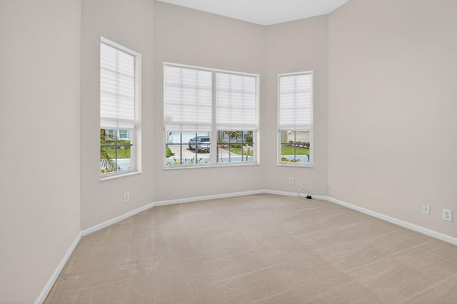 7032 Vivaldi Lane, Delray Beach, FL 33446