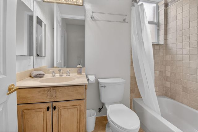 7032 Vivaldi Lane, Delray Beach, FL 33446