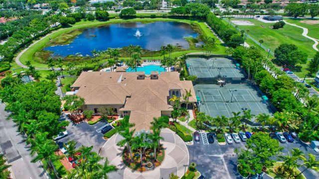 7032 Vivaldi Lane, Delray Beach, FL 33446