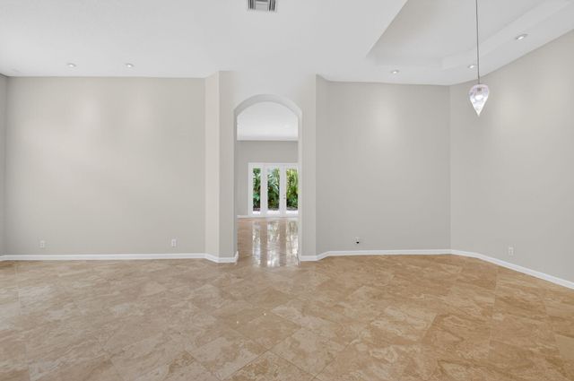 7032 Vivaldi Lane, Delray Beach, FL 33446