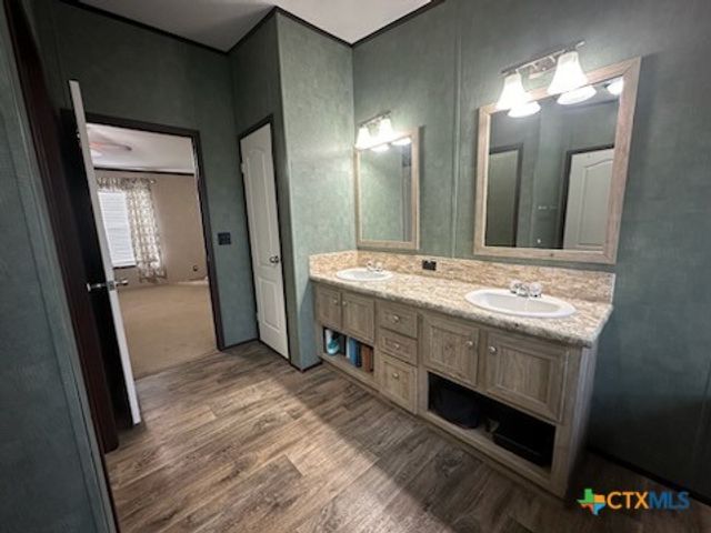 1602 W Saint Louis Avenue, Seadrift, TX 77983